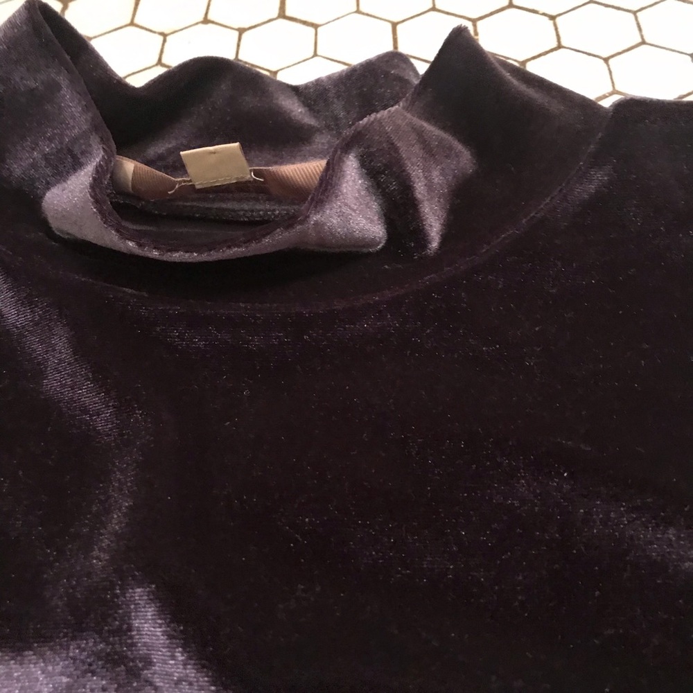 ✨ LOFT Navy Velvet Top✨ - Picture 2 of 4